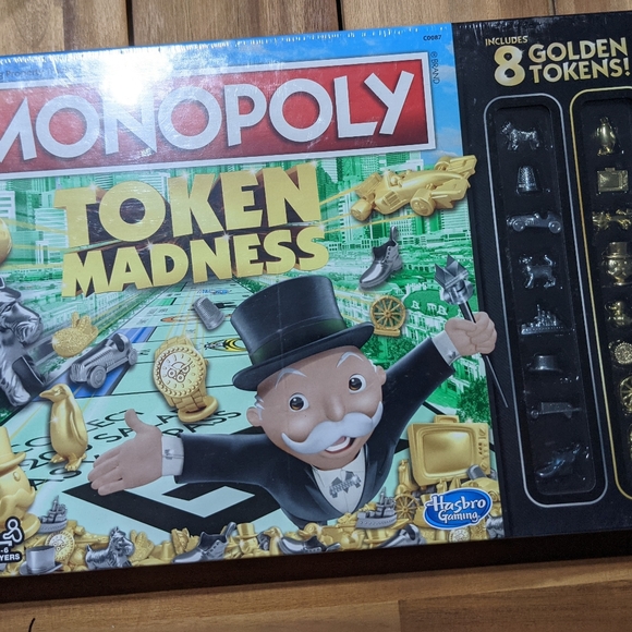 Monopoly Token Madness Board Game Brand New Sealed - Picture 5 of 6